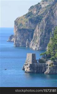 Italy&rsquo;s Amalfi Coast with rock sea cliffs.