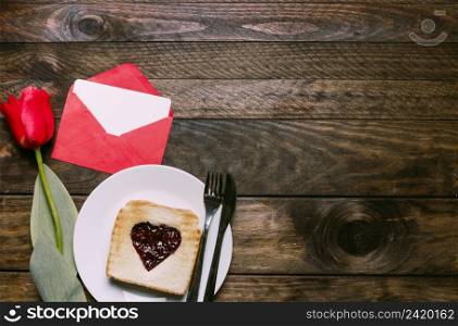 jam heart shape toast with tulip