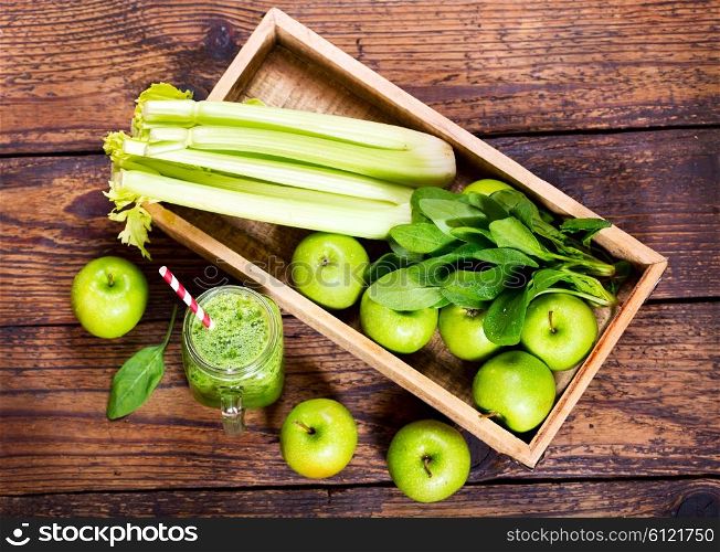 jar of green juice with apple, celery and spinach