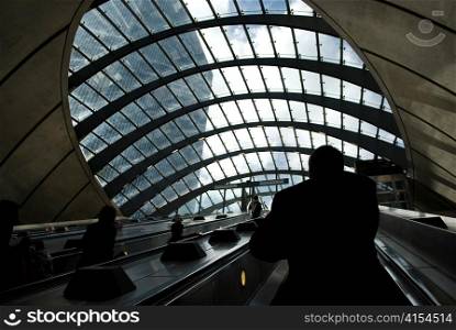 jubilee tube line escalator at Canary Wharf station