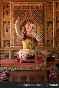 Khon, Is a classical Thai dance in a mask in the Ramayana literature, and this is the main character of the story, Bhasmasura Praveen.