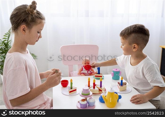 kids playing birthday game