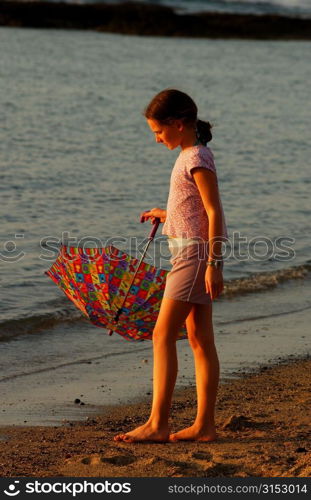 Kids playing on beach - Hawaii