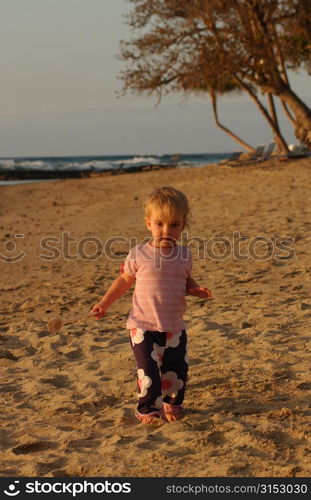 Kids playing on beach - Hawaii