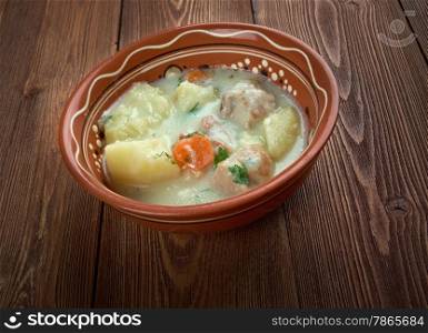 klimppisoppa - Finnish Beef and Dumpling Soup from Finland