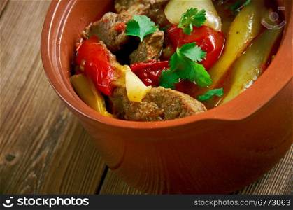 Kuzu guvec - Turkish dish of lamb with vegetables