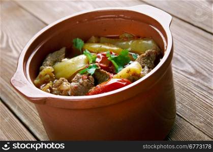 Kuzu guvec - Turkish dish of lamb with vegetables