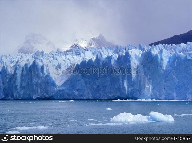 Landscape of iceburgs