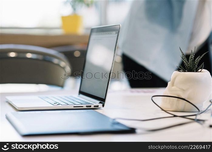 laptop graphics tablet desk