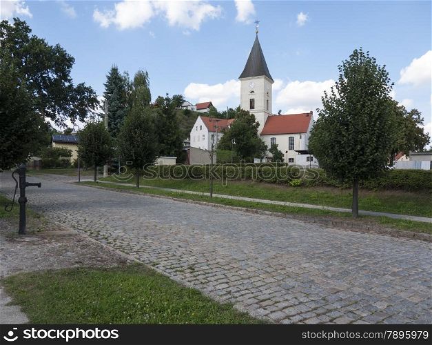Lebus is a small town on the Oder River north of Frankfurt (Oder) and the official residence of the country Lebus. Here was probably already in the 9th century the main castle of the tribe of Leubuzzi, a West Slavic tribal association. - here: Church