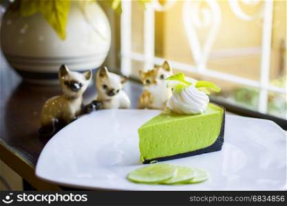 Lemon cheesecake with mint