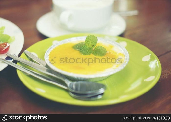 lemon pudding in cafe