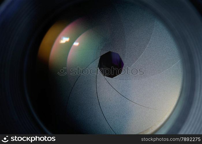 lens diaphragm macro with reflection