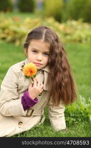 little girl in the autumn park ??????? ???????? ??????? ? ??????? ?????