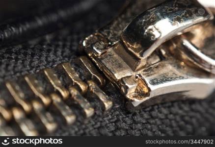 locking zipper macro