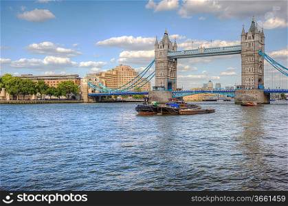 London&acute;s Tower Bridge bathed in sunlight on a bright Summer&acute;s day