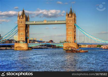 London&acute;s Tower Bridge bathed in sunlight on a bright Summer&acute;s day
