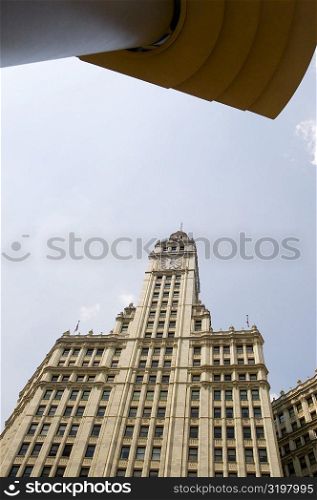 Low angle view of a building, Wrigley Building, Chicago, Illinois, USA