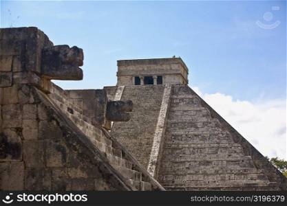 Low angle view of a pyramid, Chichen Itza, Yucatan, Mexico