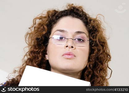 Low angle view of a young woman&acute;s face