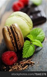 Macaroons with raspberry, chocolate and mint