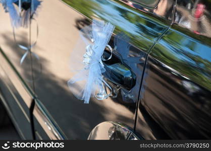 Machine decorated with flowers on the wedding day