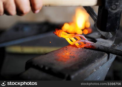 Making a decorative element in the smithy