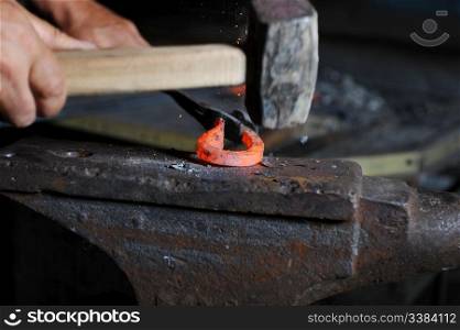 Making a decorative pattern in the smithy