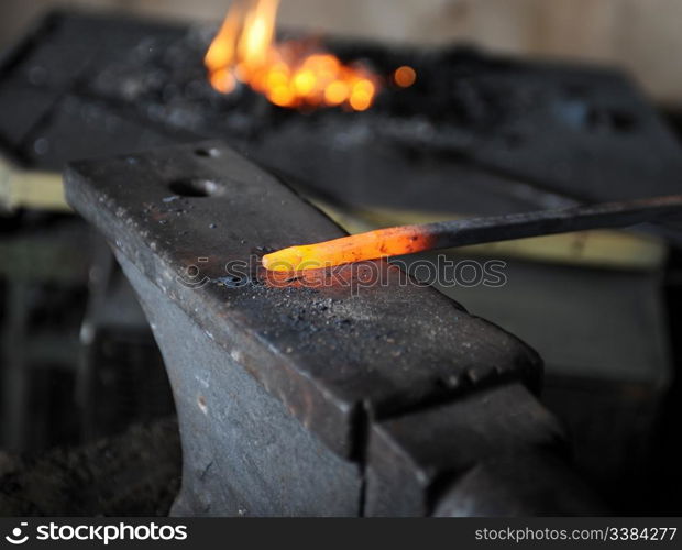 Making a decorative pattern in the smithy