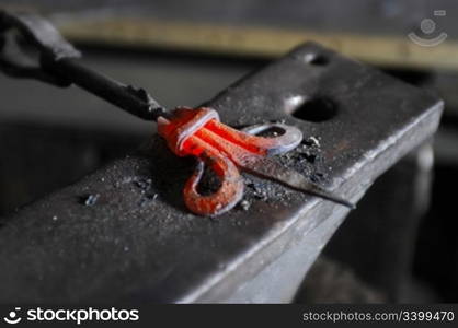 Making a decorative pattern in the smithy