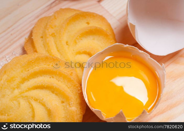 making baking simple cookies with fresh ingredient at home