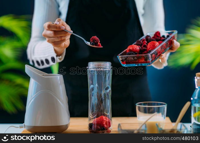 Making Healthy Shake with Berries