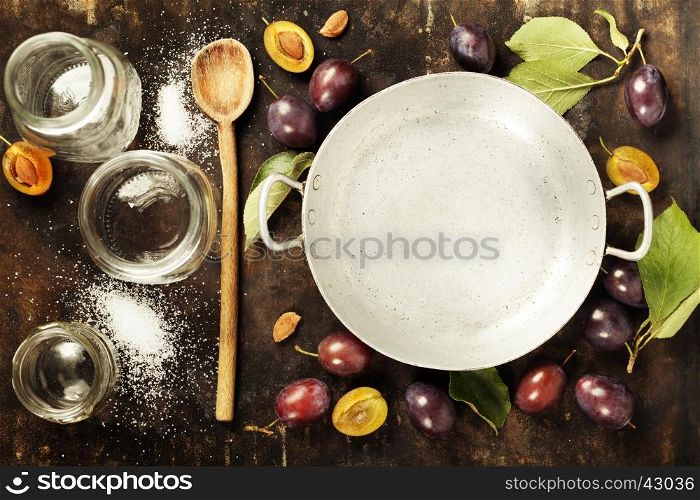Making plum jam bassed on traditional recipe