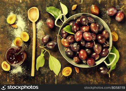 Making plum jam bassed on traditional recipe