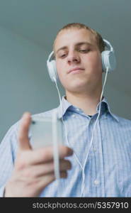 Man listening to music on smartphone