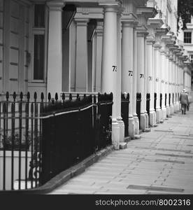 Man taking his afternoon stroll in London streets