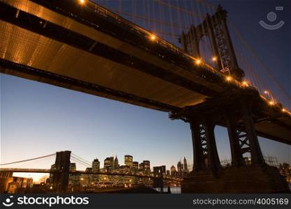Manhattan bridge at dusk