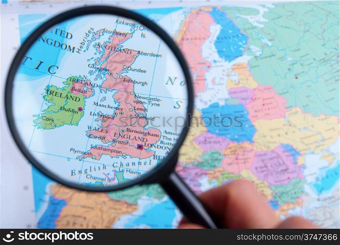 Map and Zoom Lens, Englandi