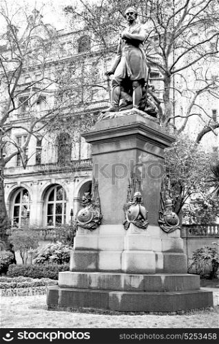 marble and statue in old city of london england