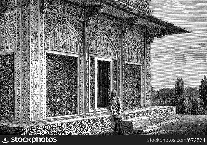 Mausoleum of I'timad-ud-Daulah upper kiosk in Agra, vintage engraved illustration. Le Tour du Monde, Travel Journal, (1872).