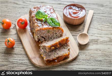 Meat loaf with barbecue sauce