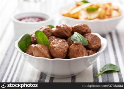 meatballs with potatoes and lingon jam