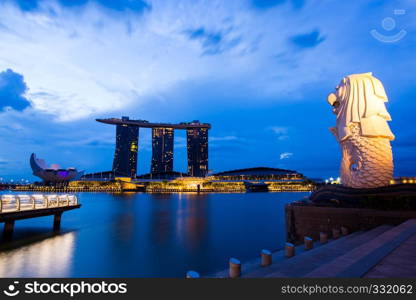 MERLION, SINGAPORE - August 27, 2017   Landscape view of sunrise at Singapore landmark of Merlion and background with Marina Bay sands on August 27, 2017 Merlion, Singapore