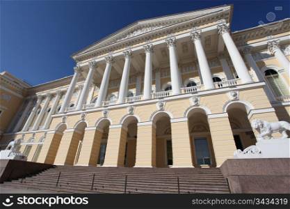 Michael Palace in St. Petersburg , built by the architect Carlo Rossi in 1819-1825