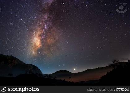 Milky way on hill, long speed exposture.. Milky way on hill