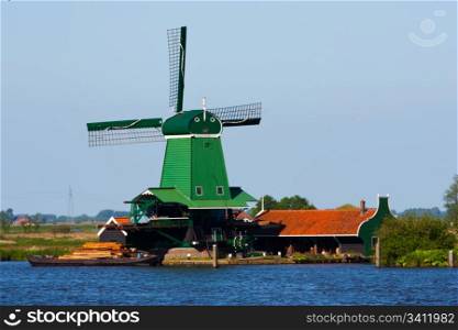 Mills in Holland, traditional and direct landmark of the country
