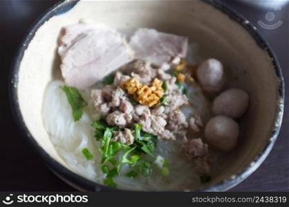 Minced pork and small line noodle with meatball.