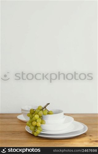 minimal abstract grapes plate