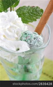 Mint ice cream sundae