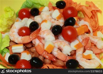 mix salad with shrimp